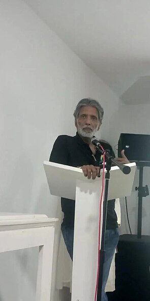 Sasanka Parera adding his insights in dialogue session. Photo courtesy Colombo Insitute.